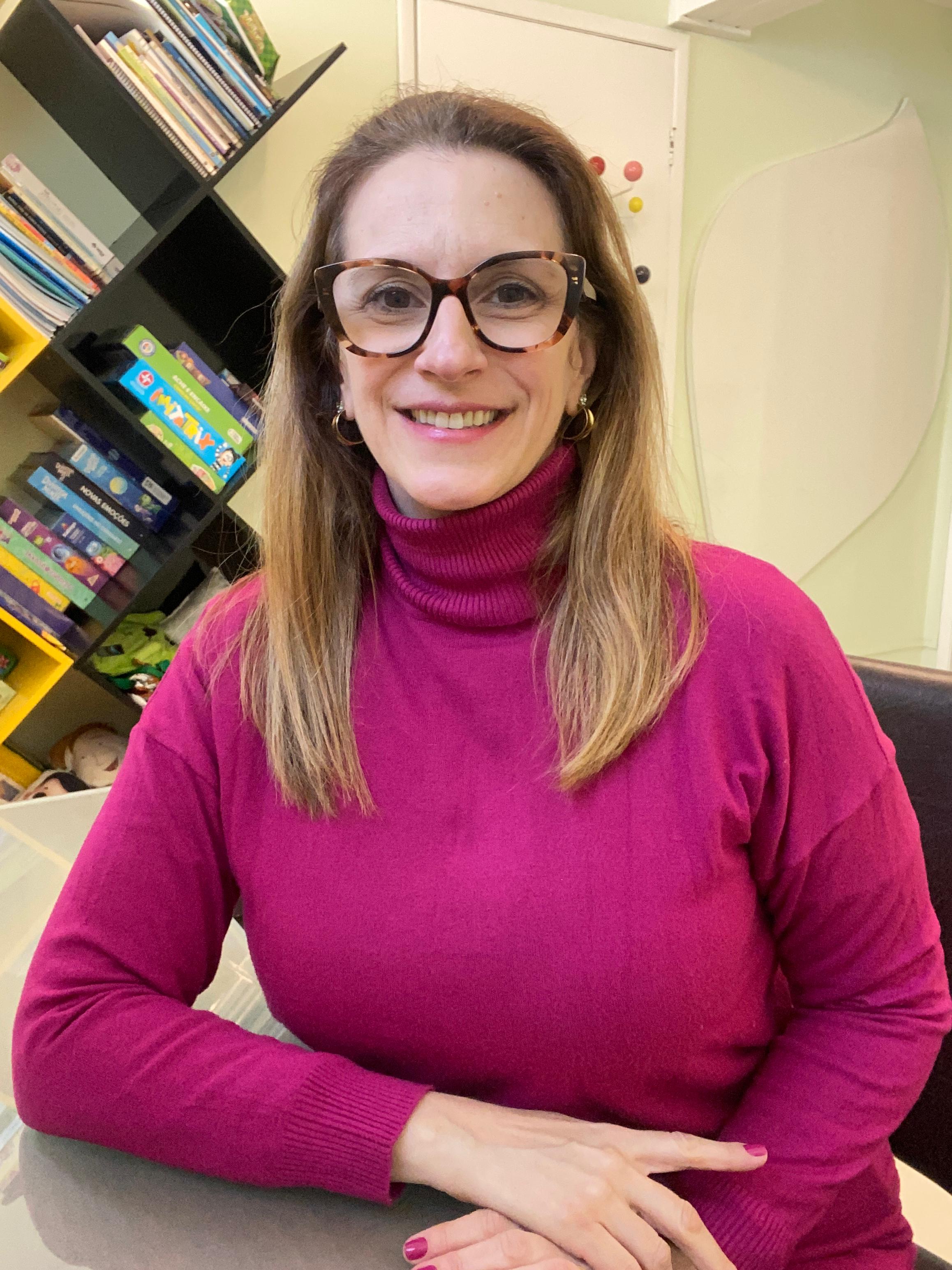 Raquel Lhullier em seu consultório